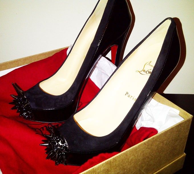 CHRISTIAN LOUBOUTIN Asteroid Spike Toe Pumps Womens Shoes Heels 