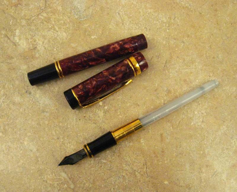 Parker Duofold International Fountain Pen   Maroon  