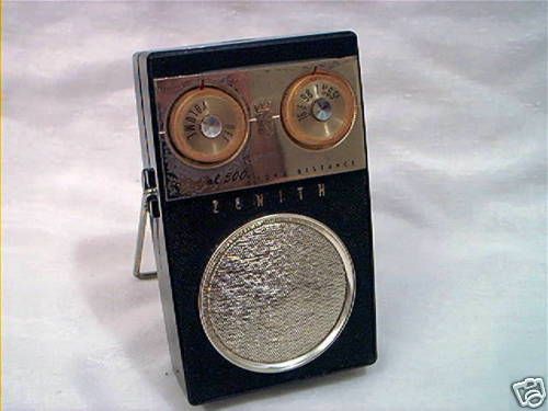 1960/61 ZENITH ROYAL 500E TRANSISTOR RADIO WORKS GREAT  