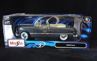 1949 Ford Convertible MAISTO Diecast 118 Scale   Grey  