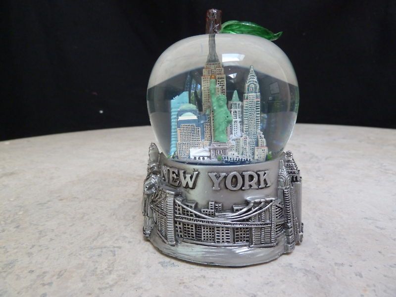 NEW YORK CITY SILVER APPLE 65MM SNOW GLOBE NEW  