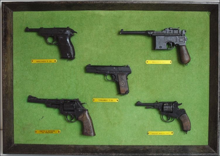 Miniatur Waffen Sammlung 5 Stück UNIWERK  