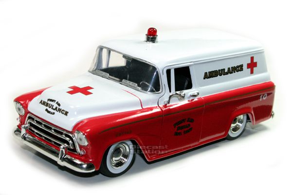 HEAT 1957 CHEVY SUBURBAN AMBULANCE 1/24 DIE CAST NEW  