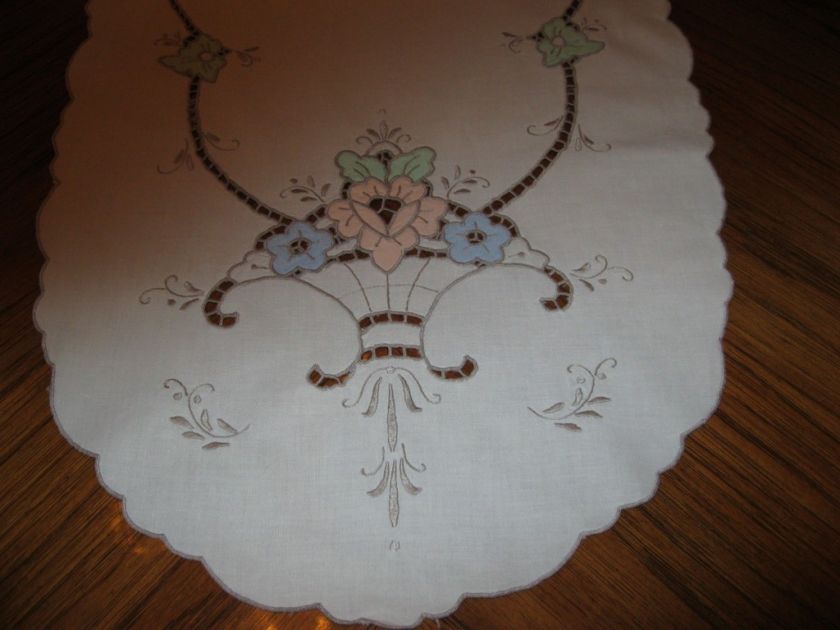 VINTAGE LINEN EMBROIDERED APPLIQUE TABLE RUNNER DOILIE  