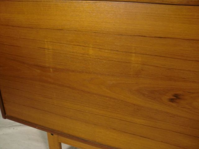 Simple & Elegant Vintage Danish Teak Credenza (3840)r.  