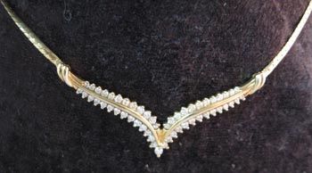 New 14K Gold Vee Style Diamond Necklace   1 Carat  