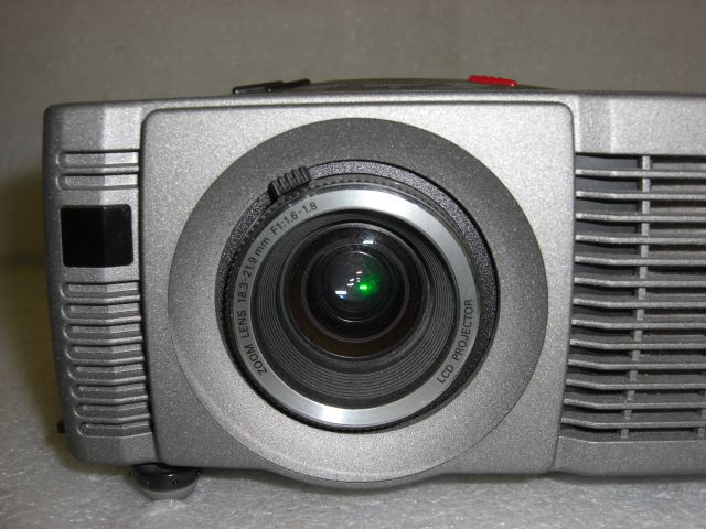 EIKI LC SD10 Diamond Projector FOR PARTS OR REPAIR  