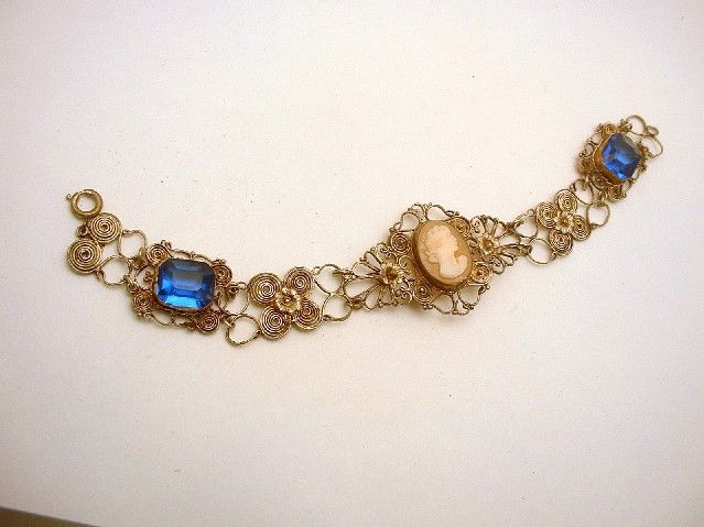 Victorian Shell Cameo Necklace Bracelet Set Book Piece  