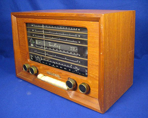 Rare Vintage Tandberg Huldra 5 Multi Band All Tube Radio w/ Telefunken 