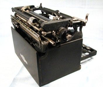 1926 UNDERWOOD # 5 TYPEWRITER w/ NOISE REDUCTION CASE  