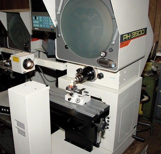 14 Mitutoyo PH 3500 OPTICAL COMPARATOR, 2X DRO, SURF. ILL., 20X LENS