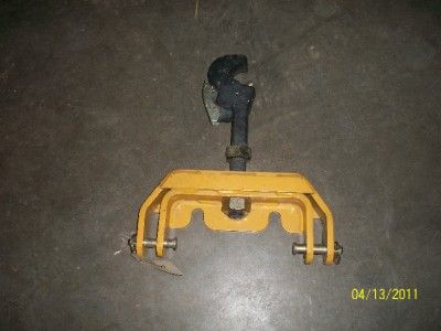 JOHN DEERE KV16199 TIE DOWN YOKE FOR SKID STEERS  