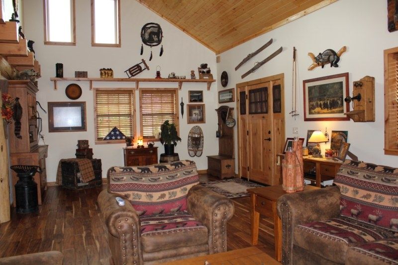 RIVER FRONT LOG HOME & CABINS   GREAT LOCATION   RARE FIND   A MUST 