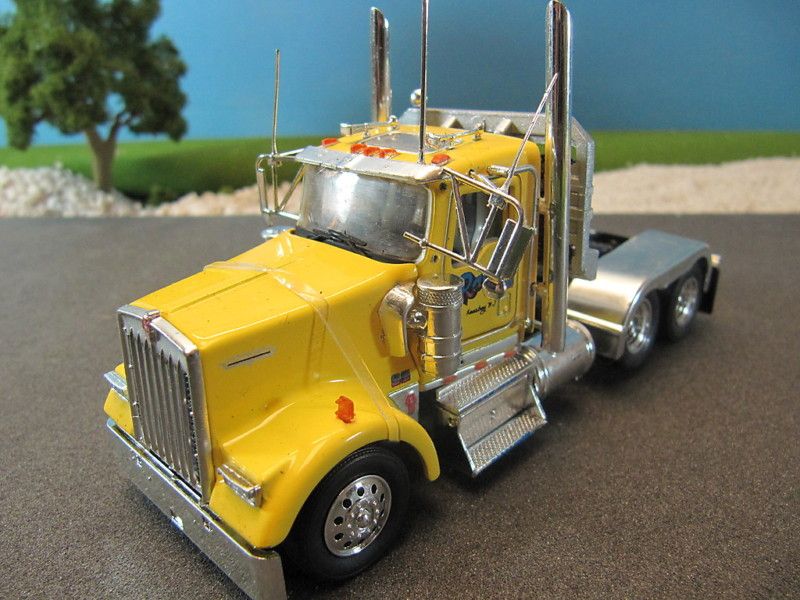 Tonkin Precision Series Kenworth W900 Raczs Towing Day Cab 153 