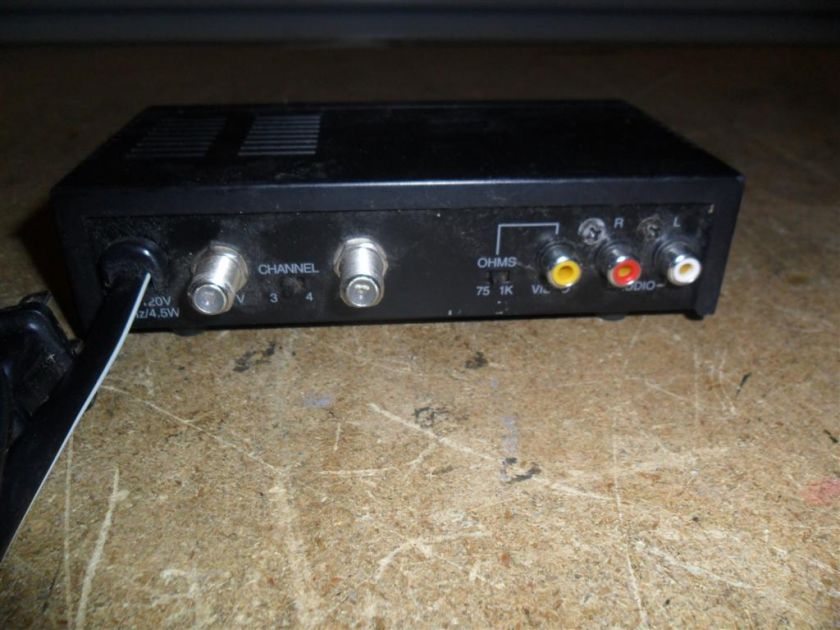 Radio Shack 09A00 RF Modulator Convert Video Audio A/V  