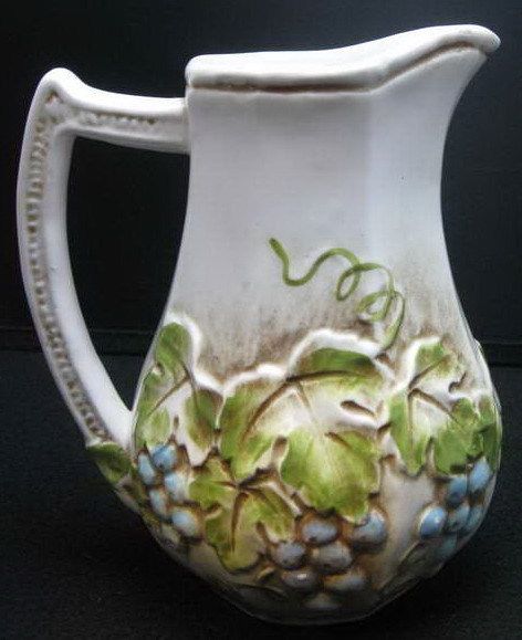 Lefton Water Pitcher Ewer   Grapevine Design   Vintage Beauty   Vase 